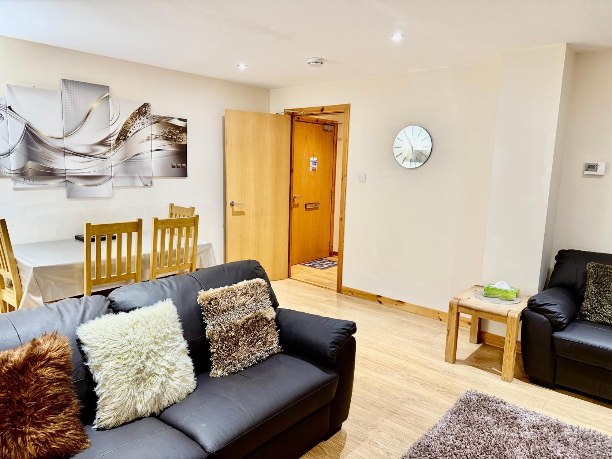 Azim And Suzi'S City Centre Apartment Inverness Exteriör bild