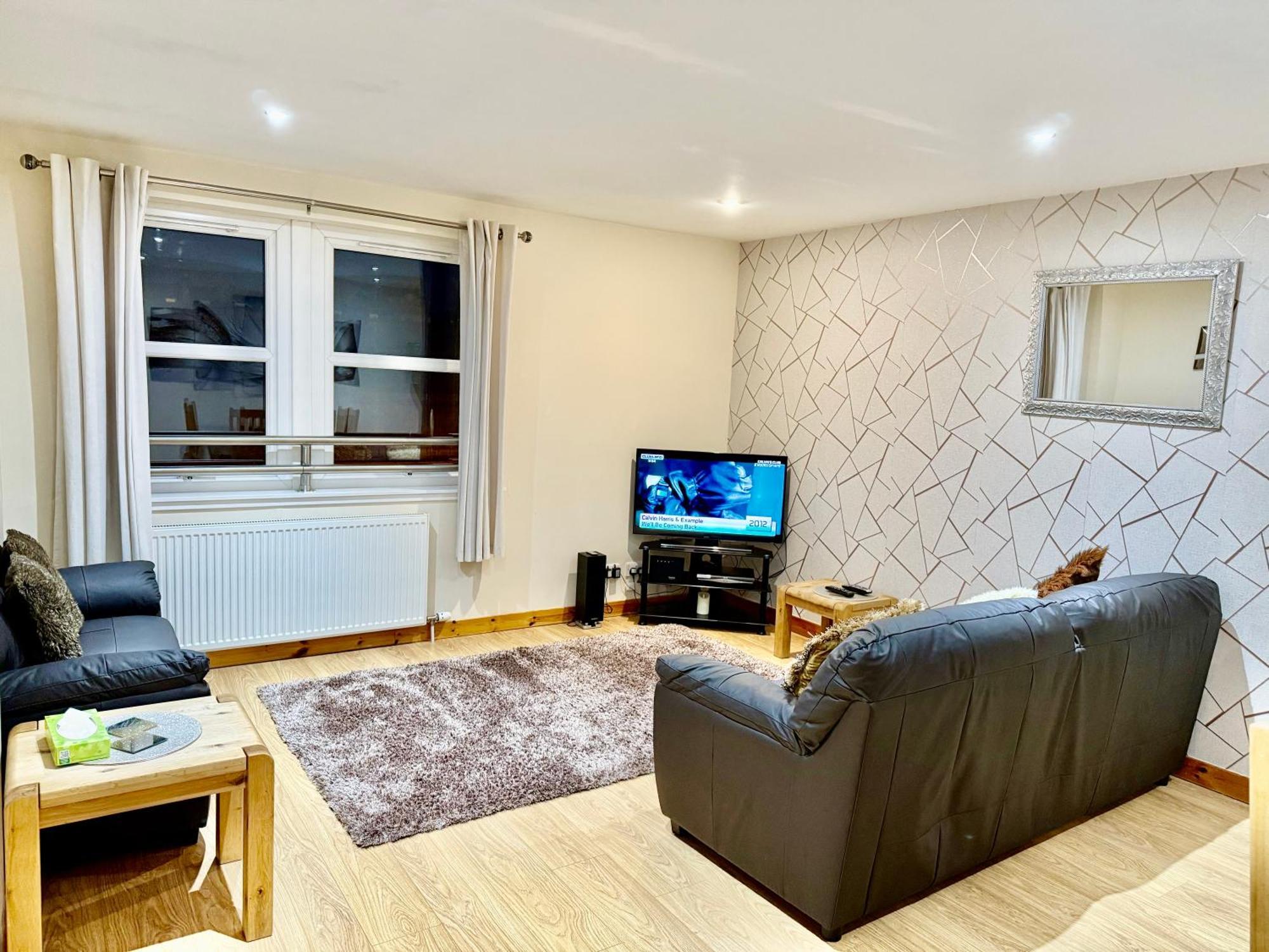 Azim And Suzi'S City Centre Apartment Inverness Exteriör bild