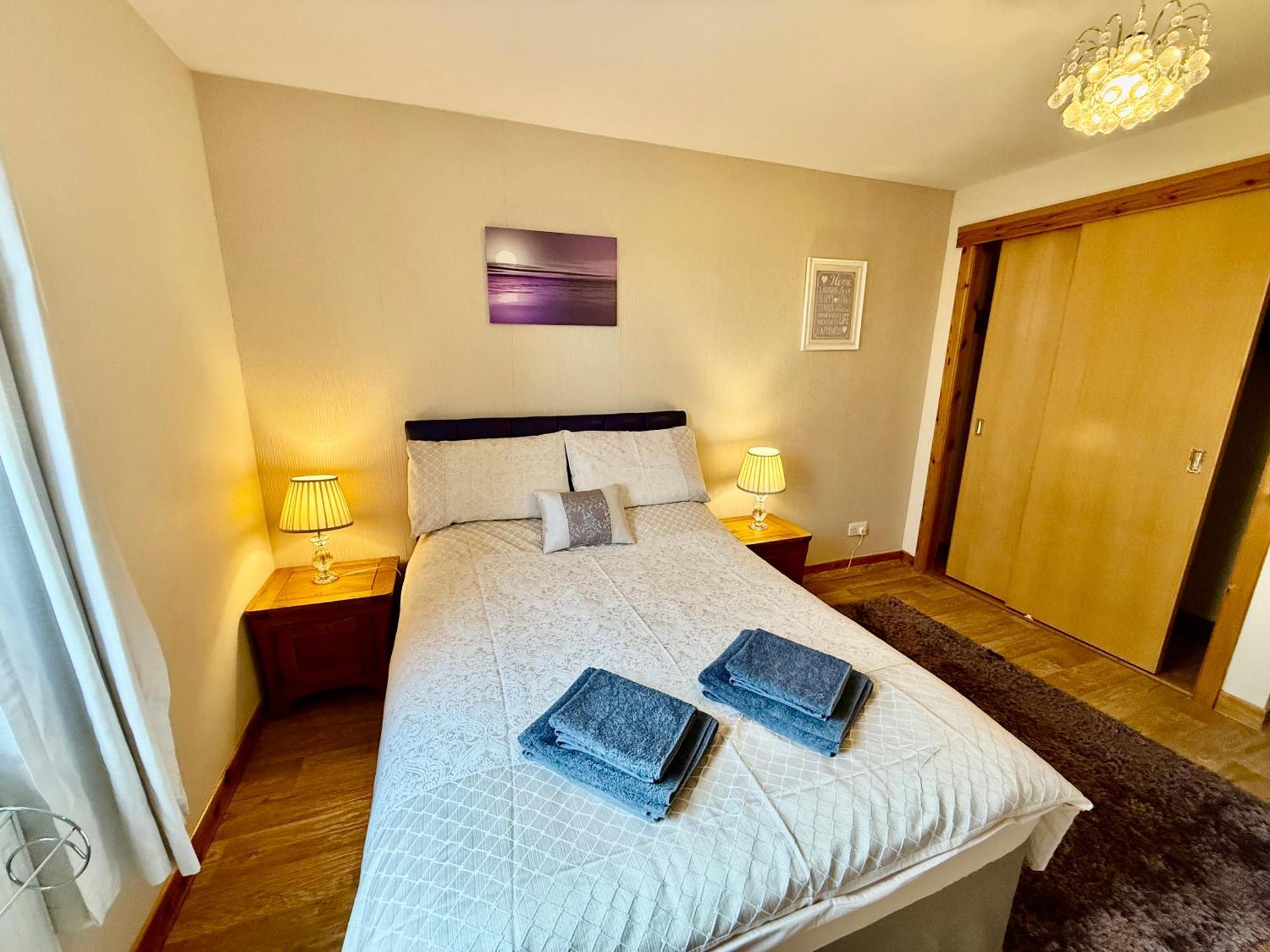 Azim And Suzi'S City Centre Apartment Inverness Exteriör bild