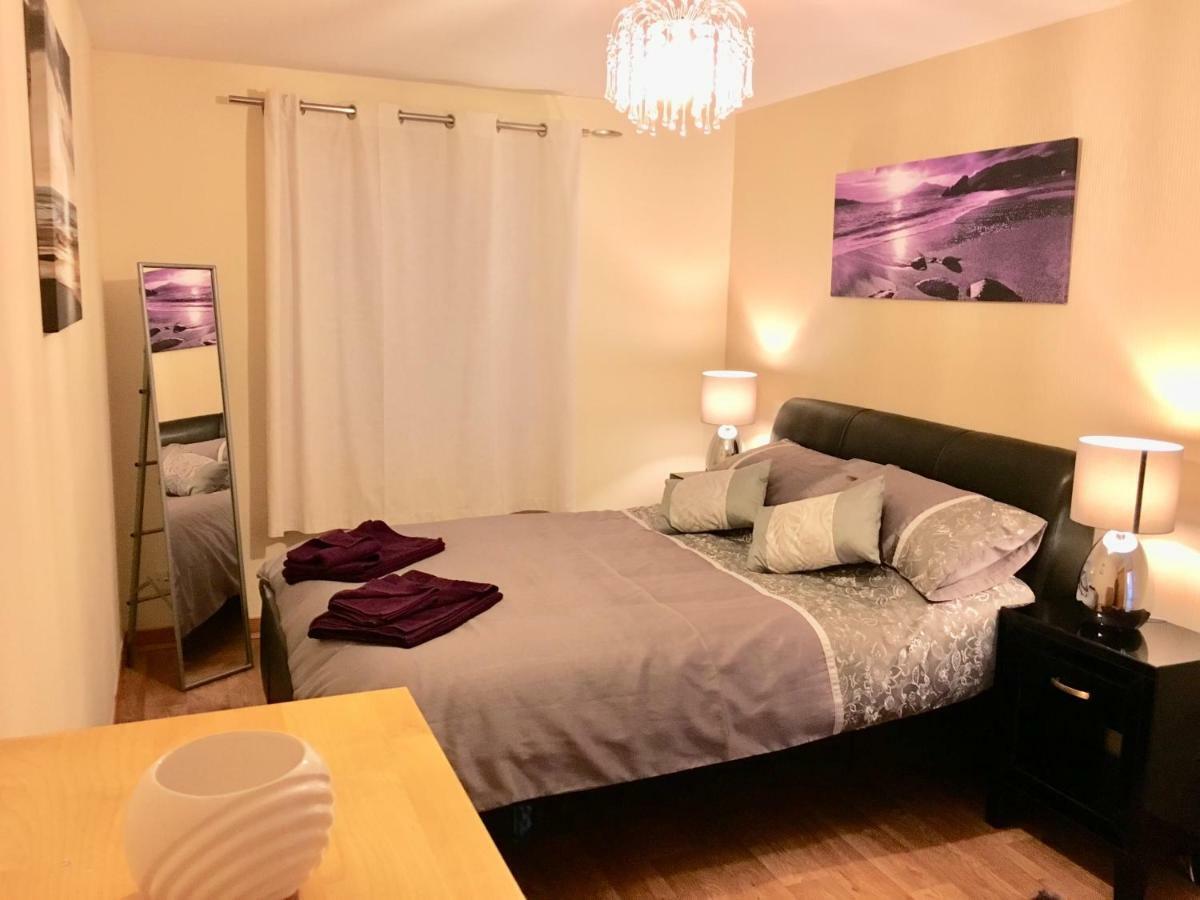 Azim And Suzi'S City Centre Apartment Inverness Exteriör bild